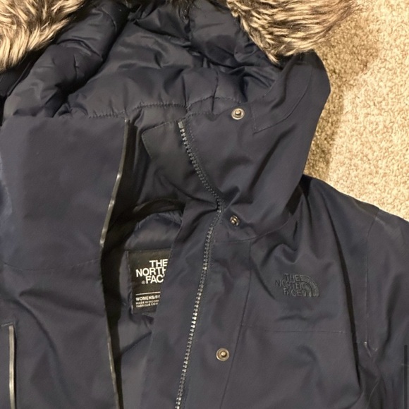 THE NORTH FACE WOMEN'S ARCTIC PARKA - SUMMIT NAVY, Medium, excellent condition - Picture 5 of 8